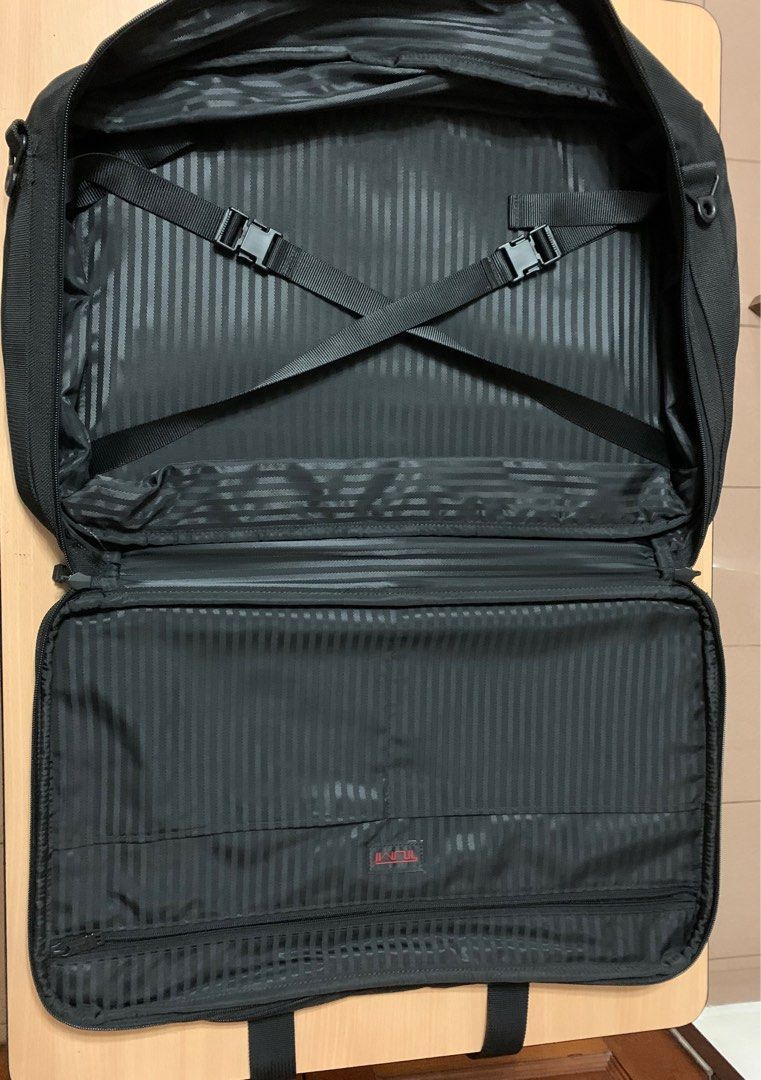 Tumi Expandable Overnight Weekender CarryOn / Cabin Travel Luggage / Duffel Bag 278D3, Hobbies