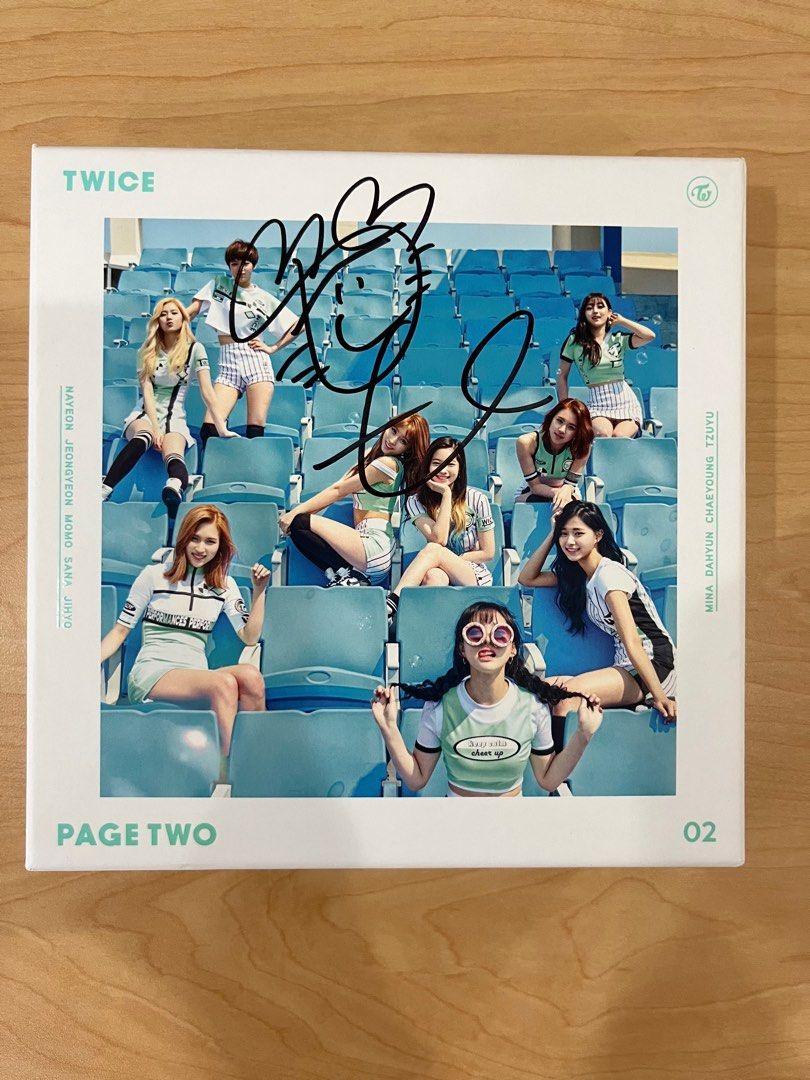 Twice Momo Mwave Signedautographed Page Two Album Tags Jyp Pc 