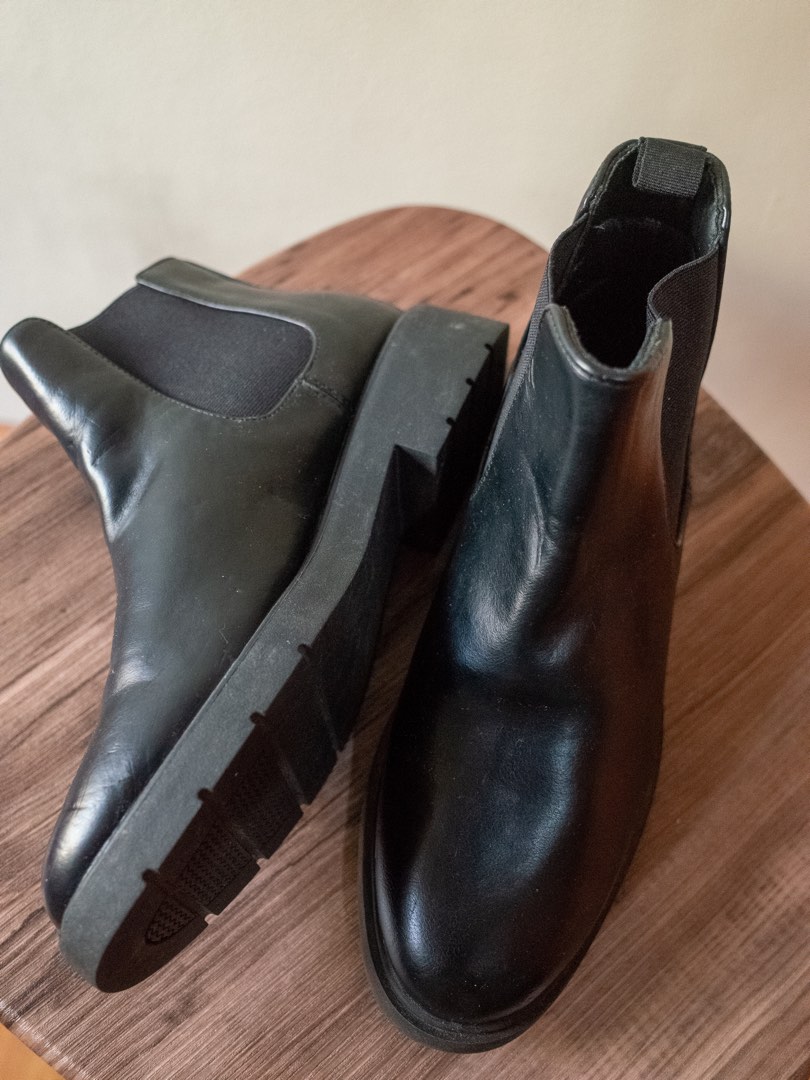 Uniqlo hotsell chelsea boots