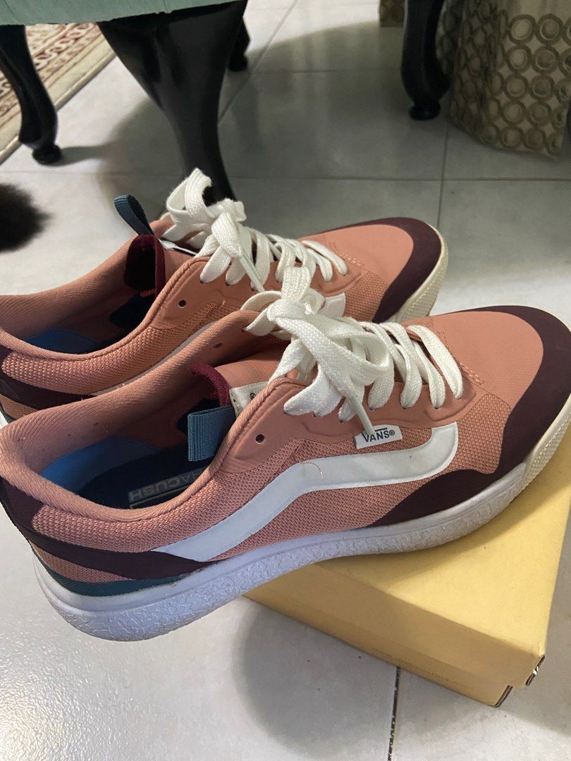 Pink deals ultrarange vans