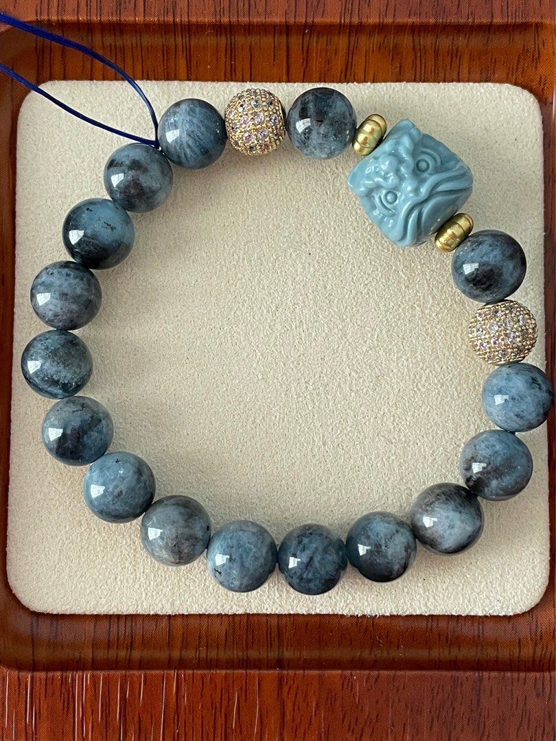 Wiser crystal bracelet, Women's Fashion, Jewelry & Organisers