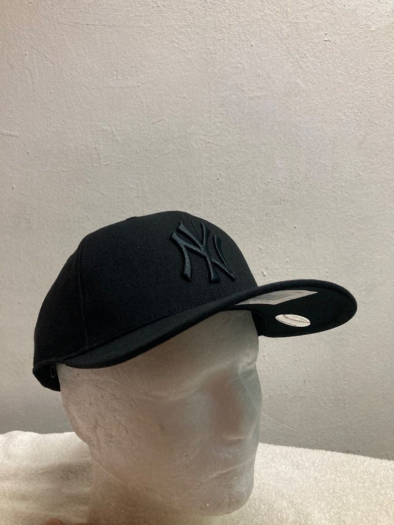 47 MVP DP NY Yankees All Black Cap, Men's Fashion, Watches