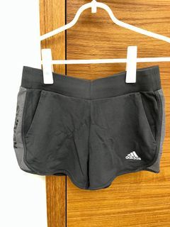 愛迪達舒適運動短褲