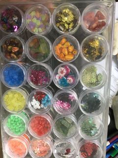 Assorted beads set