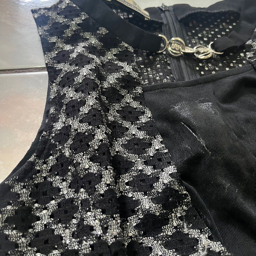 black and gray laces (Category: Evening dresses & gowns) located in Pasay City. Submitted by vvsdeclutter (Listing ID 1196446584, Image 3). Description: declutter.