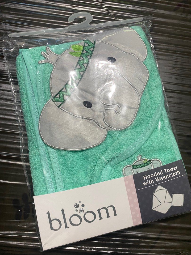 Bloom hooded online towel