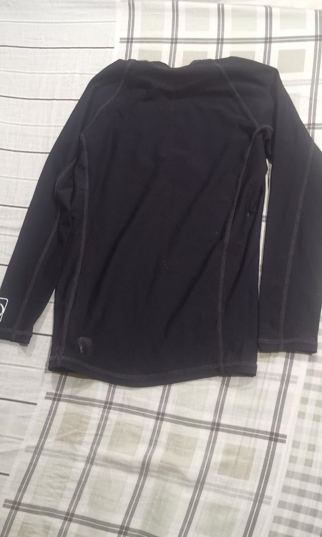 Body Glove Rash guard, Beauty & Personal Care, Bath & Body, Body Care