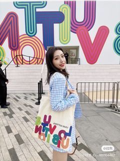 Brand new LV Tote Bag (exclusive LV exhibition held in shen zhen)