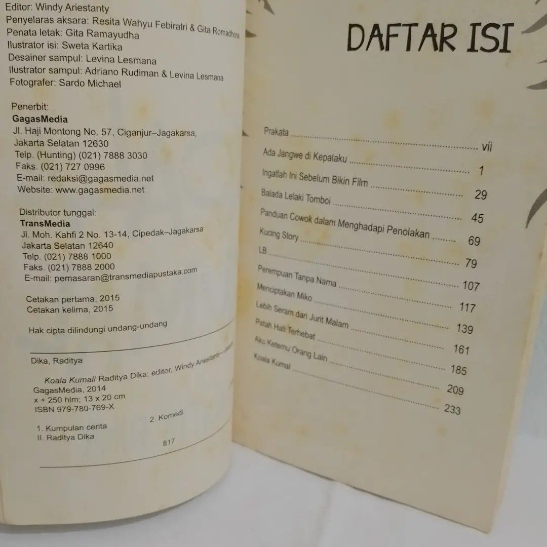 Buku Raditya dika, Buku & Alat Tulis, Buku di Carousell