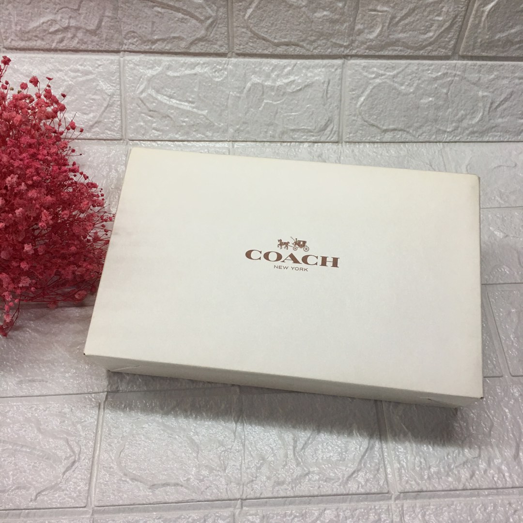 Coach Box Small, Luxury, Bags & Wallets on Carousell