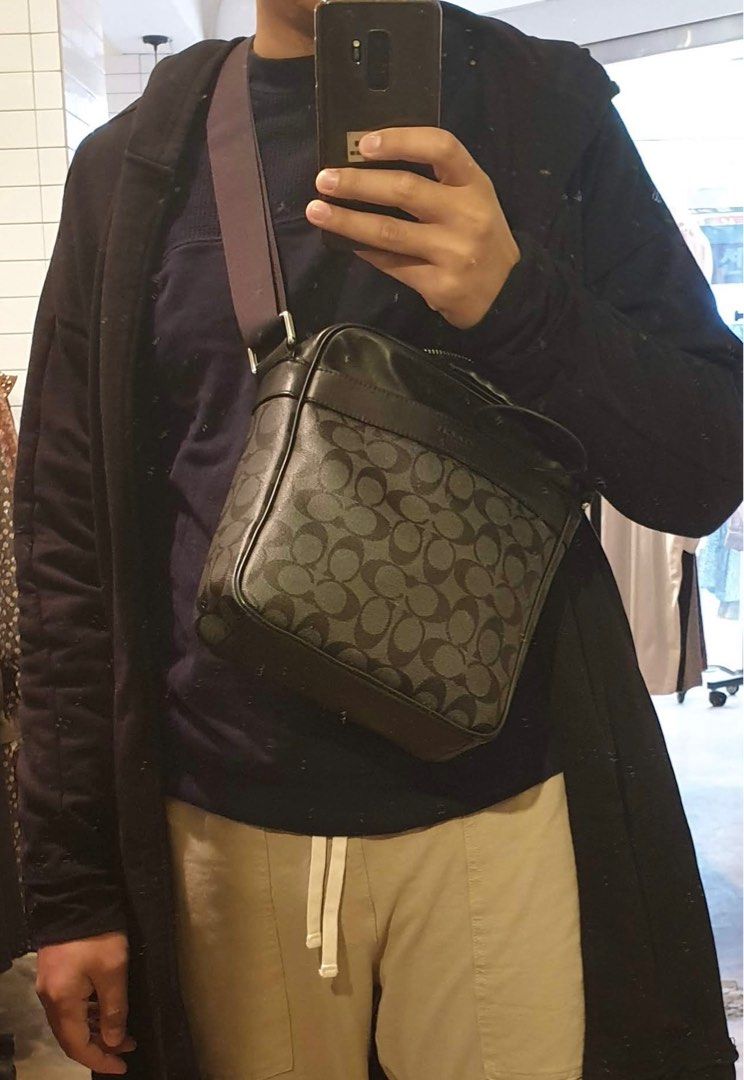 Coach men's deals messenger bag outlet