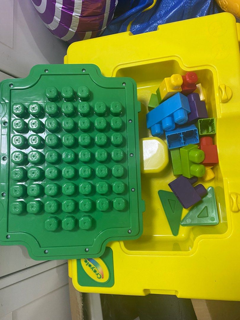 Crayola building blocks 2 in 1 activity table on sale