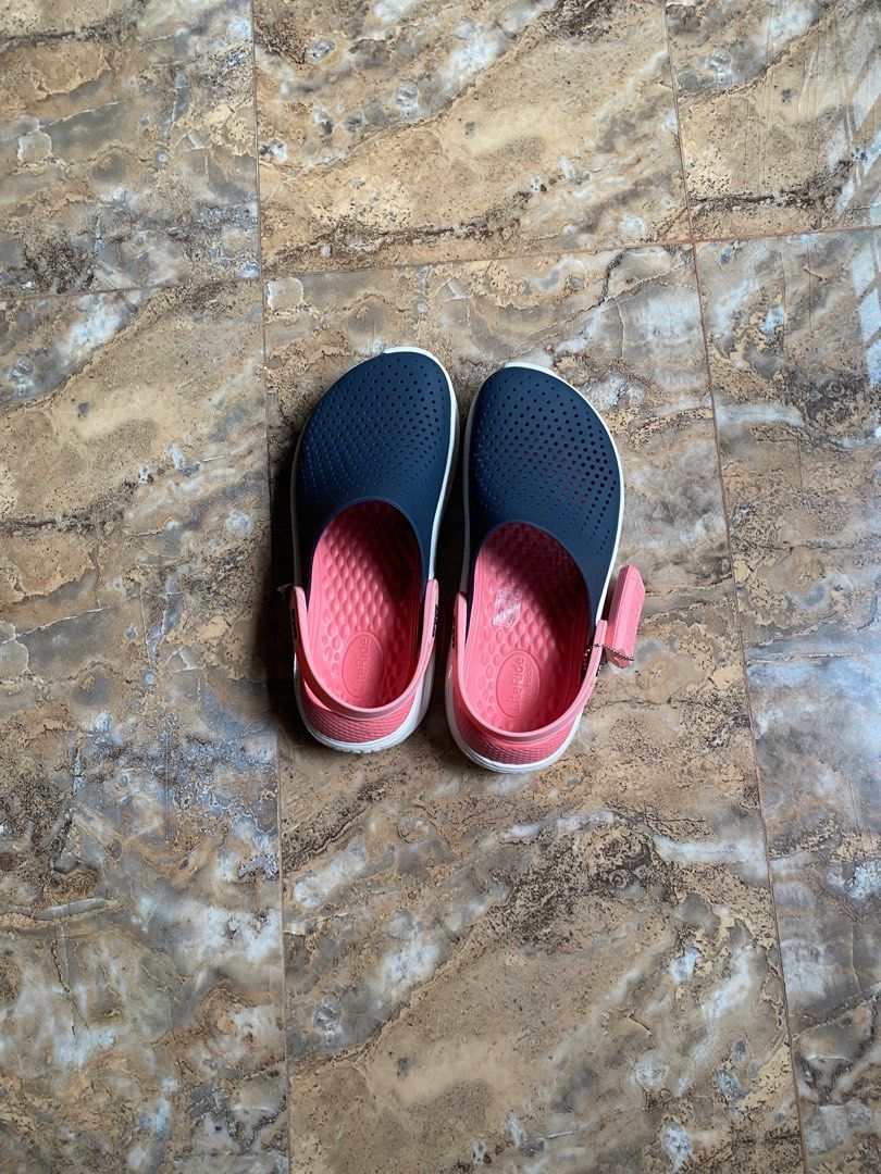 Crocs shoe, Women's Fashion, Footwear, Loafers on Carousell