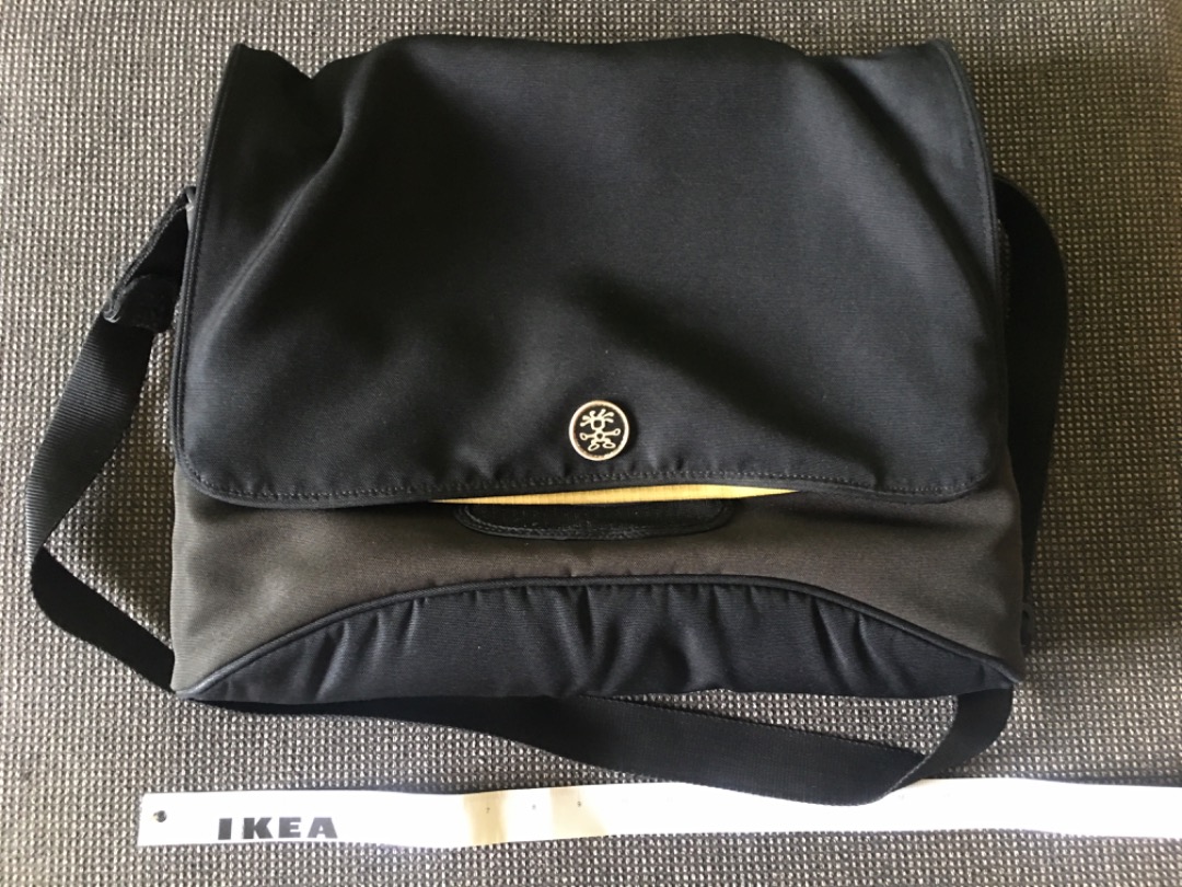 Crumpler Skivvy, Men's Fashion, Bags, Sling Bags on Carousell