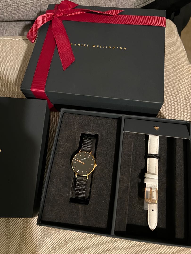 Daniel Wellington Watch Gift Set Women s Fashion Watches Accessories Watches on Carousell