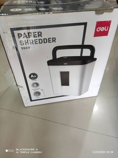 (DELI) Paper Shredder 9939
