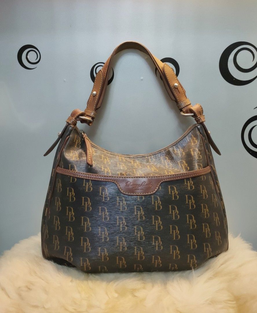 Dooney and online bourke signature hobo