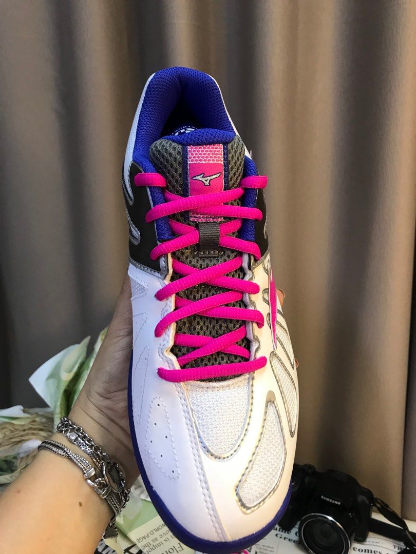 Latest badminton sales shoes 219