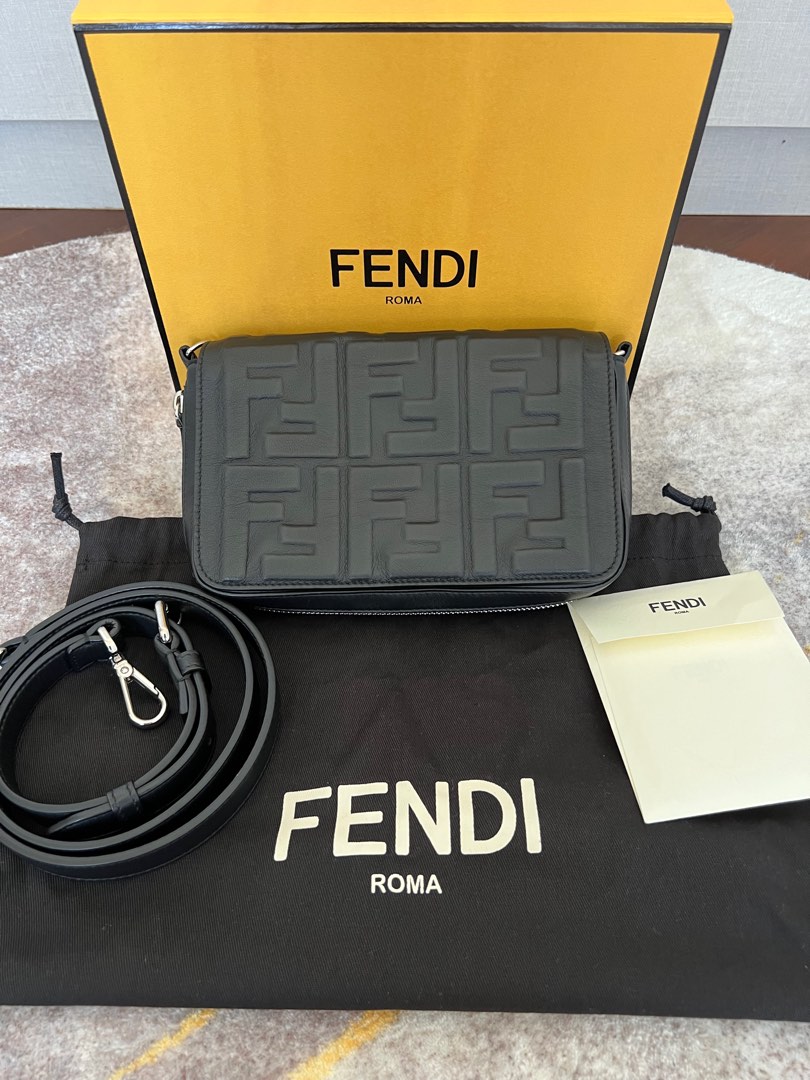 Fendi ff 2025 motif messenger bag
