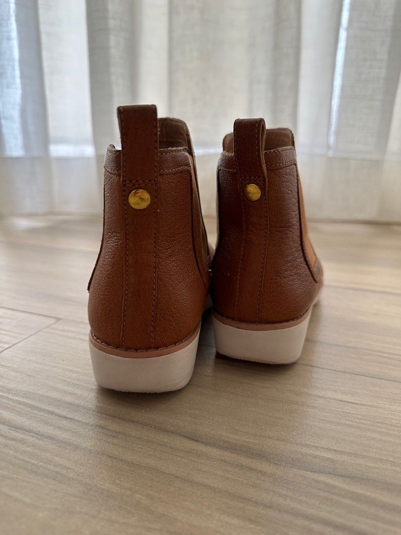 Fitflop chai classic chelsea ankle boots Women s Fashion Footwear Boots on Carousell