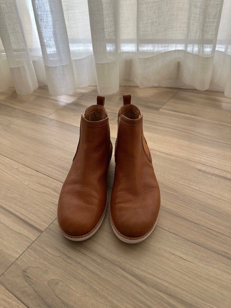 Fitflop chai classic chelsea ankle boots Women s Fashion Footwear Boots on Carousell