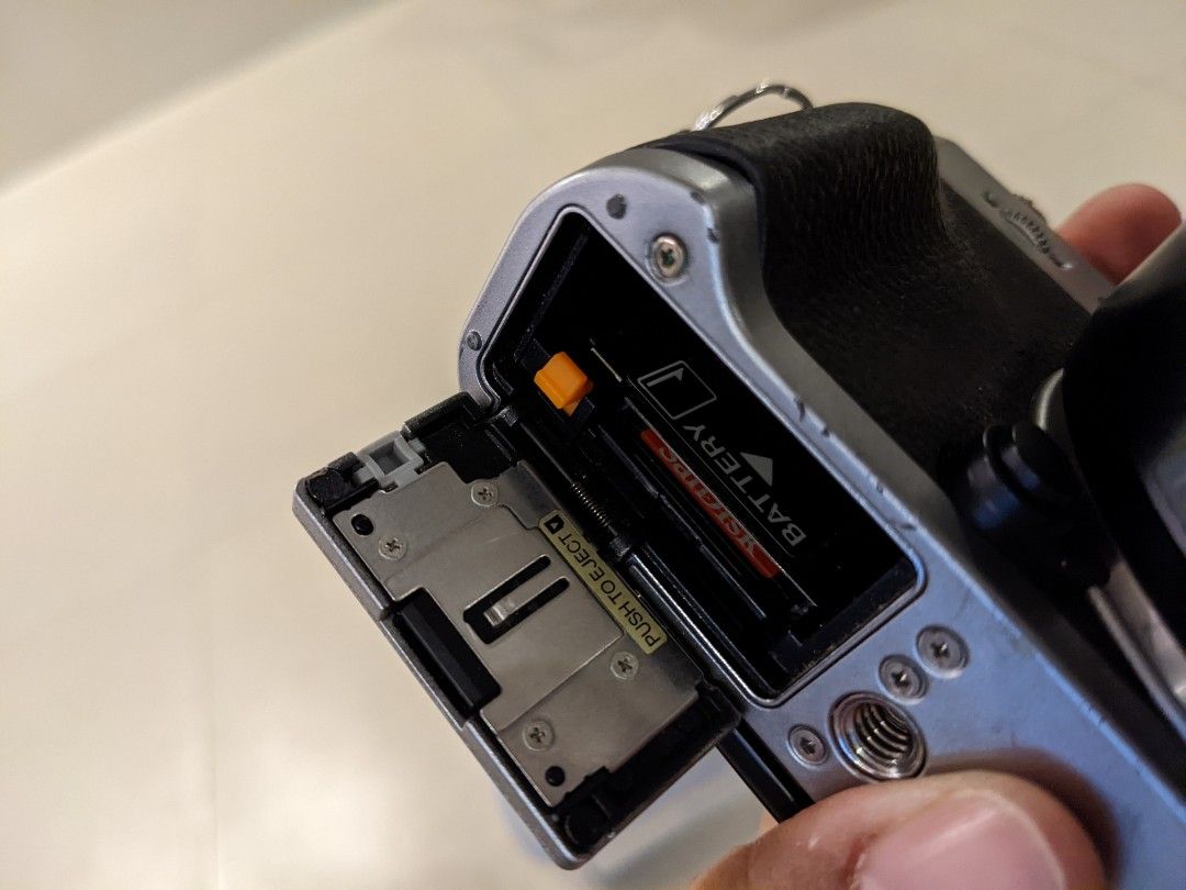 Fujifilm XT20, 1850mm kit lens, 2 original batteries, Photography