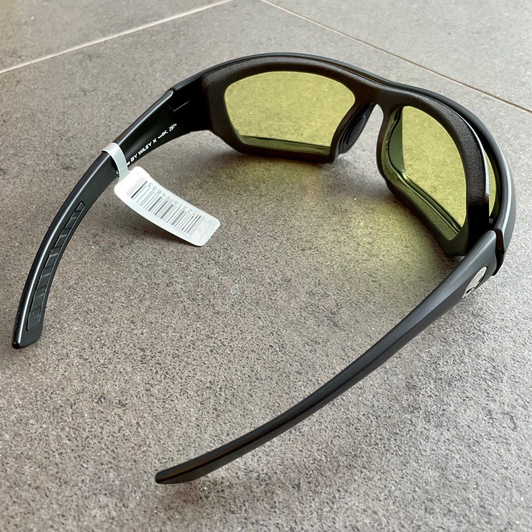 HarleyDavidson Men's Tat Skull Sunglasses, Yellow Lenses/Matte Frame