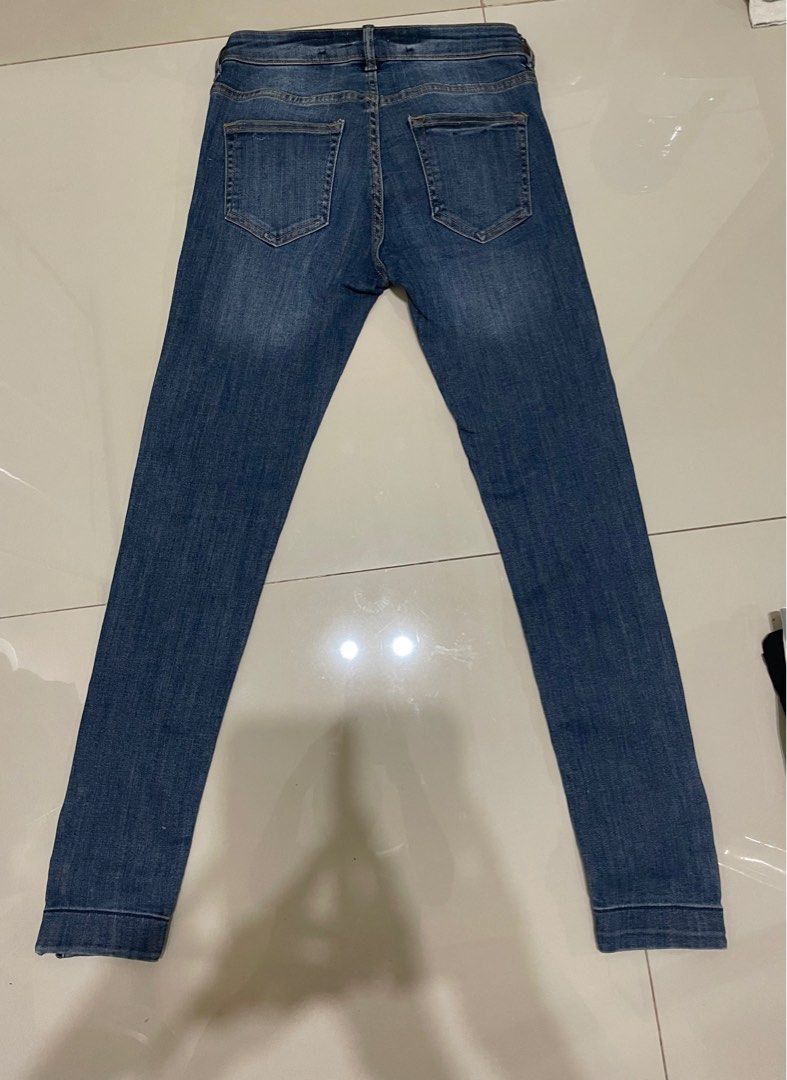 H&M (Category: Jeans) located in Manila. Submitted by wynnergy (Listing ID 1196618921, Image 3). Description: .