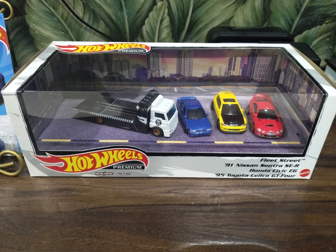 Hot Wheels Garage Fleet Street, Nissan Sentra, EG Celica, Hobbies