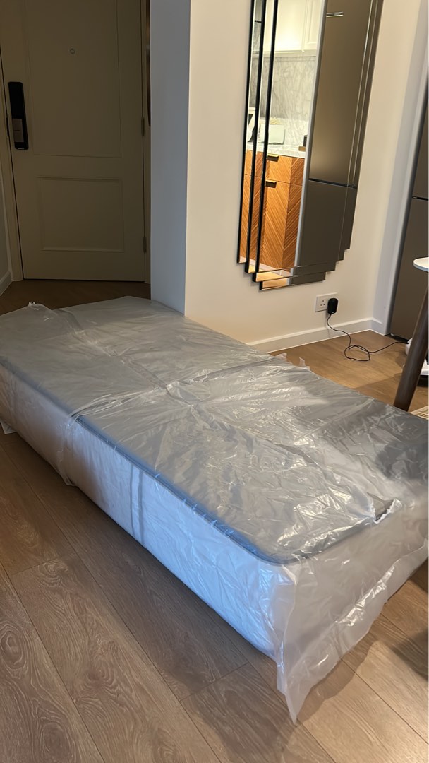 IKEA mattress 3 x 6.3 ft x 1 ft depth, 傢俬＆家居, 傢俬, 床架及床褥 Carousell
