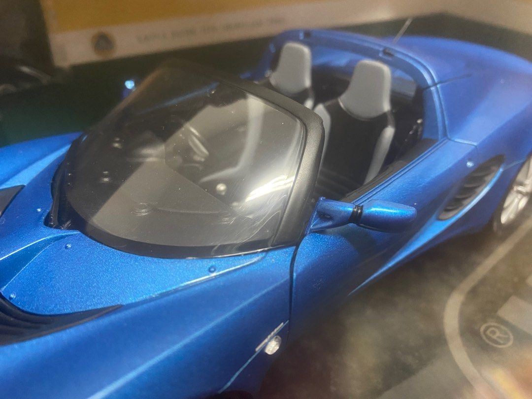Jadi Lotus Elise 111S 2002 - Laser Blue Metallic (1:18 scale