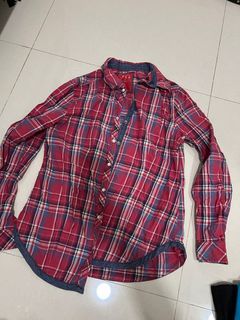 Kemeja kotak parka merah merk LOGO