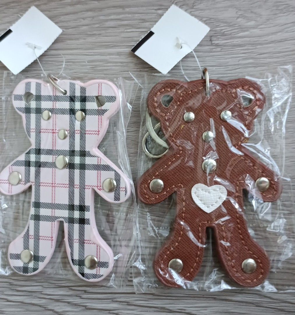 Key chains (Category: Vintage Collectibles) located in Singapore. Submitted by GenuineSeller (Listing ID 1196466825, Image 1). Description: Cute and handy key chains (bought from Hong Kong) $2.00 each, buy 2 @ $3.50.