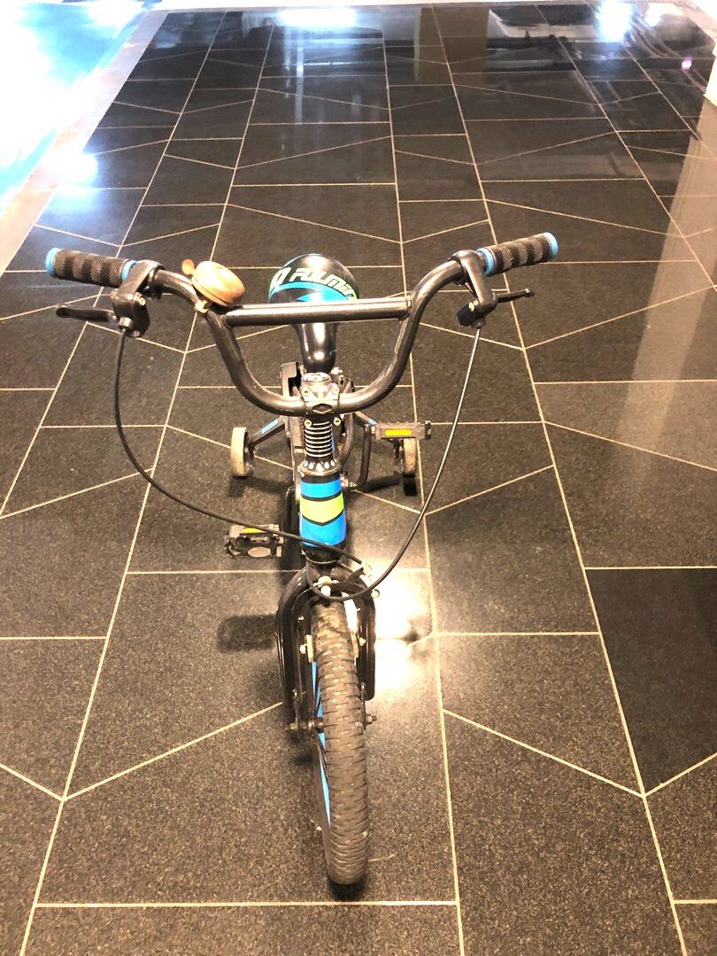 Kids Bike (16 inch with helper wheels), Sports Equipment, Bicycles & Parts, Bicycles on Carousell