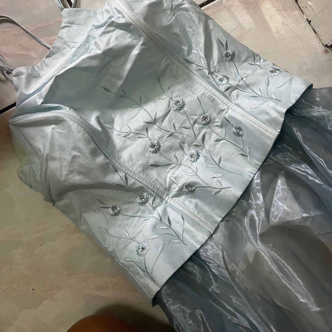 light blue cinderella dress (Category: Evening dresses & gowns) located in Pasay City. Submitted by vvsdeclutter (Listing ID 1196444897, Image 2). Description: declutter.