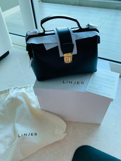 The Doctor's bag by Linjer  Leather bag design, Bags, Leather bag women