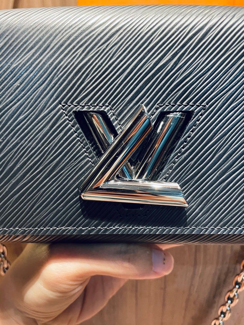 Louis Vuitton LV Twist Wallet On Chain, Luxury, Bags & Wallets on Carousell