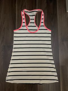 (Category: ) located in . Submitted by Lululemon_closet (Listing ID 1196470891, Image 1). Description: .