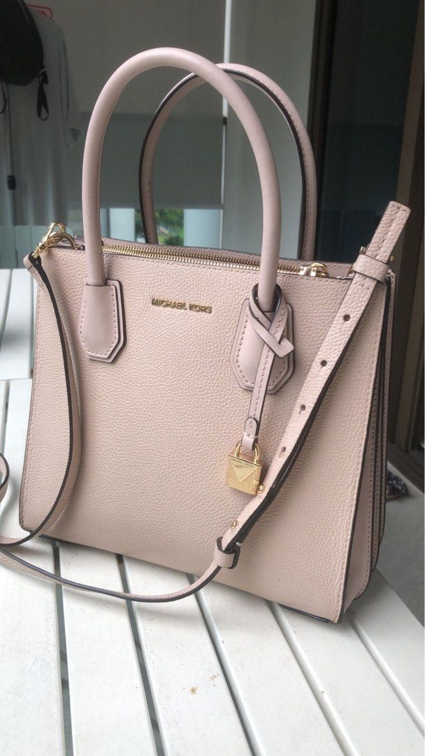 Mc kors bag hotsell