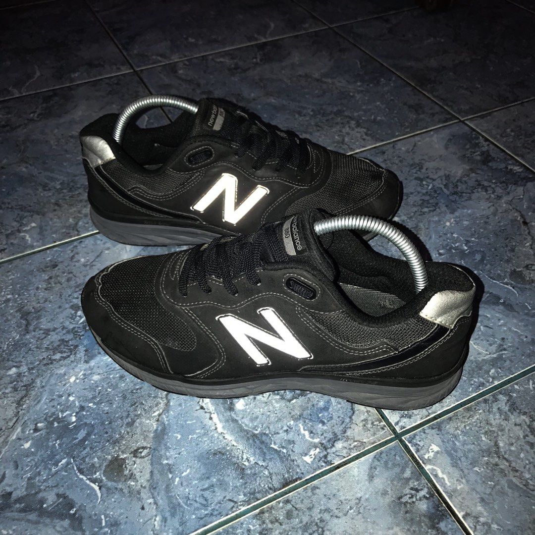 NEW BALANCE 880 BLACK REFLECTIVE Fesyen Pria Sepatu Sneakers