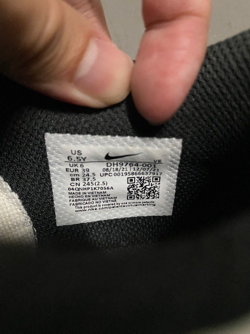 dunk low reverse swoosh