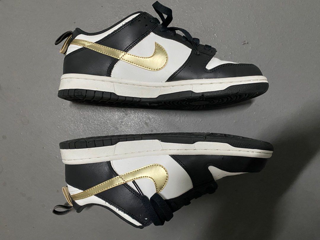 Reverse swoosh outlet nike