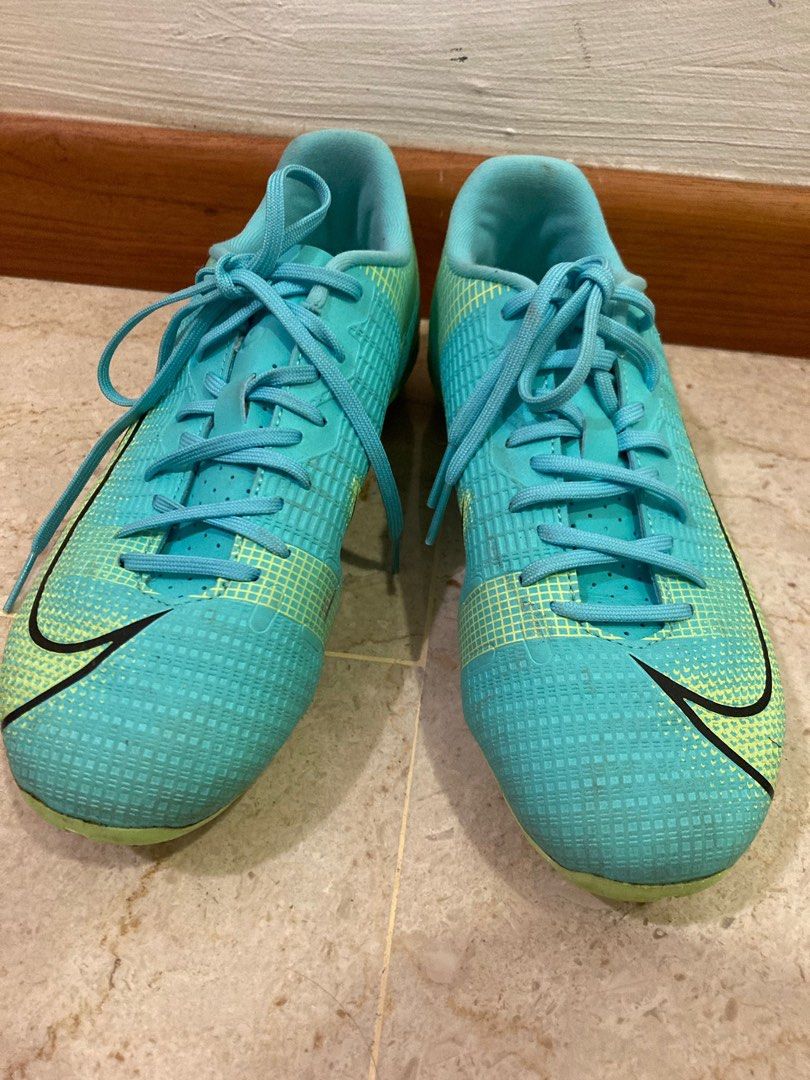 Nike soccer boots (kids), Sports Equipment, Sports & Games, Racket