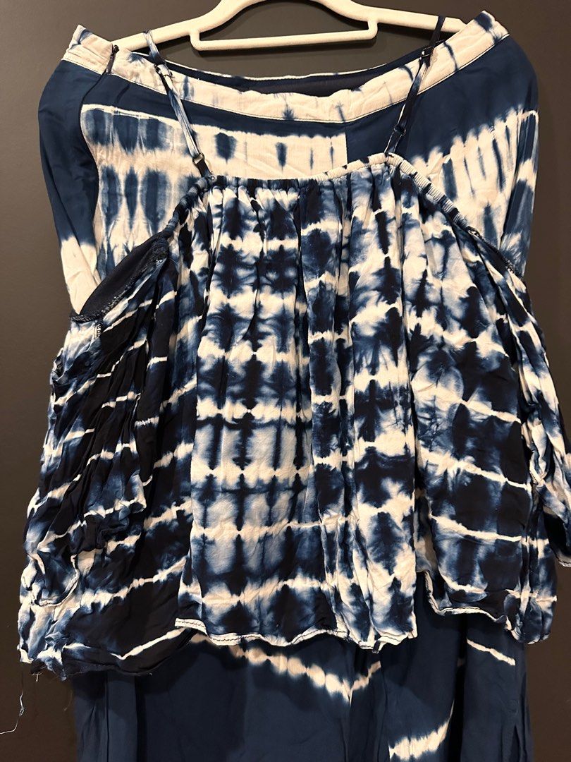 Offshoulder set (Category: Sets or Coordinates) located in Kuala Lumpur. Submitted by szcollection (Listing ID 1196617006, Image 2). Description: Size M.
