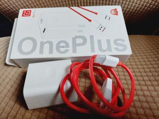 OnePlus Warp charge 45 power adapter suit

📍2in1 45w power adapter & type-c data cable