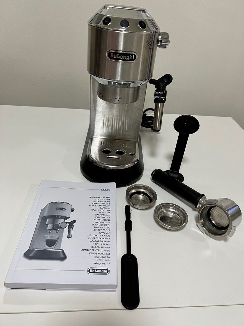 Cafetera Espresso DEDICA ARTE SILVER EC885M Delonghi