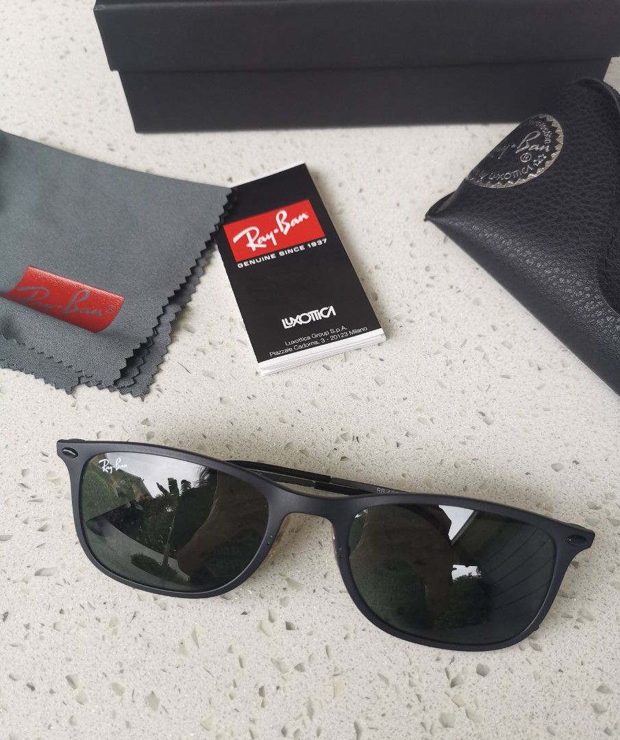 Ray-Ban Wayfarer Light Ray (Category: Sunglasses & Eyewear) located in Marikina City. Submitted by michelleaaa (Listing ID 1196414311, Image 2). Description: Authentic Black Size 52 Medium Complete with box No flaws Negotiable.