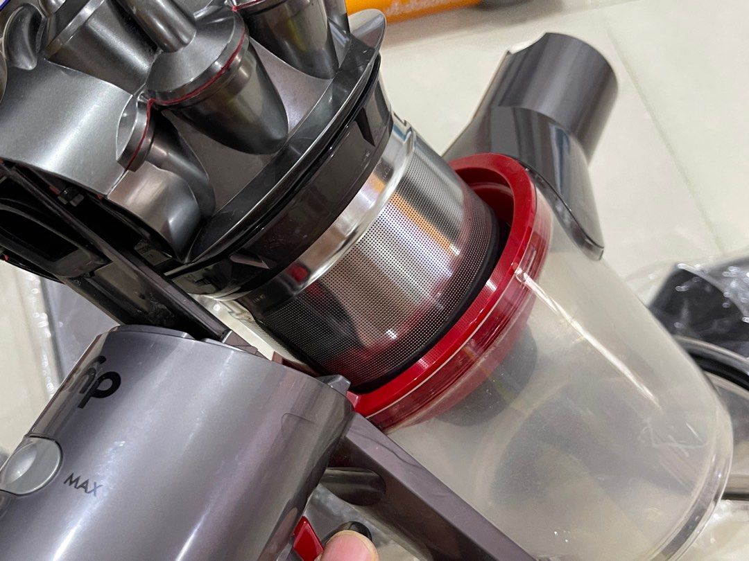 Refurb Dyson V8 Fluffy cordless vacuum, TV & Home Appliances, Vacuum