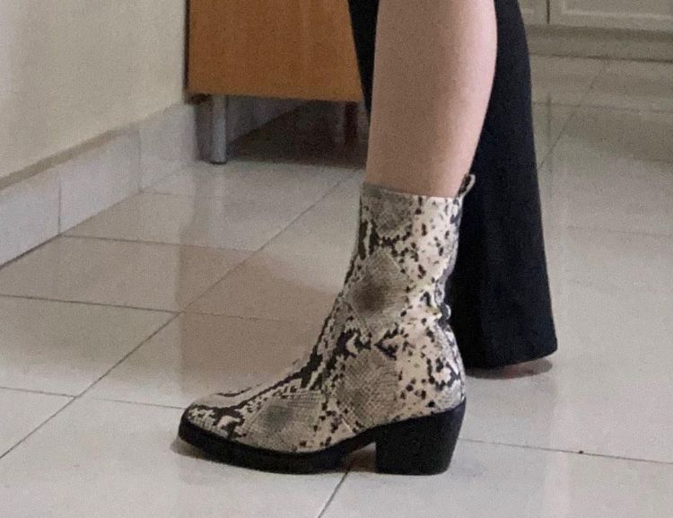 River island snake outlet boots
