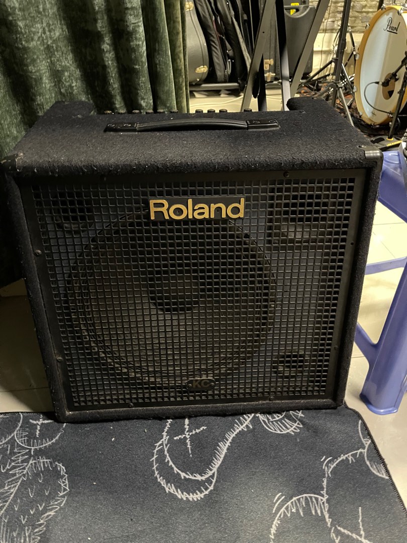 Roland KC550 keyboard amp, 興趣及遊戲, 音樂樂器 & 配件, 樂器 Carousell